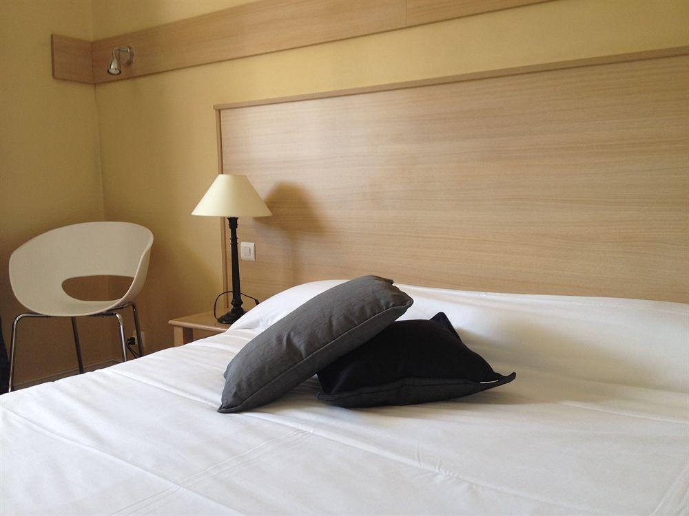 The Originals City, Hotel Chantecler, לה מאנש מראה חיצוני תמונה
