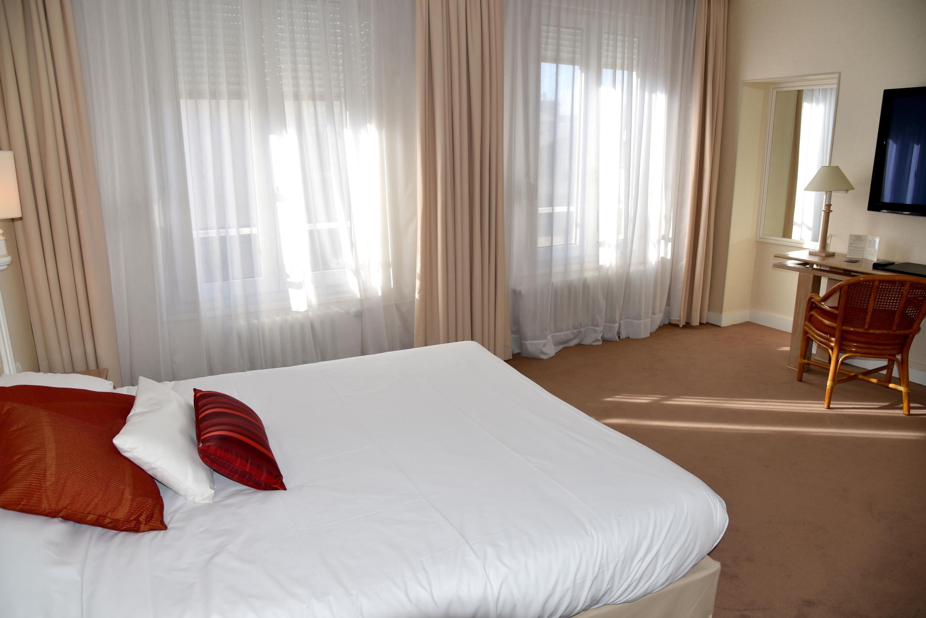 The Originals City, Hotel Chantecler, לה מאנש מראה חיצוני תמונה