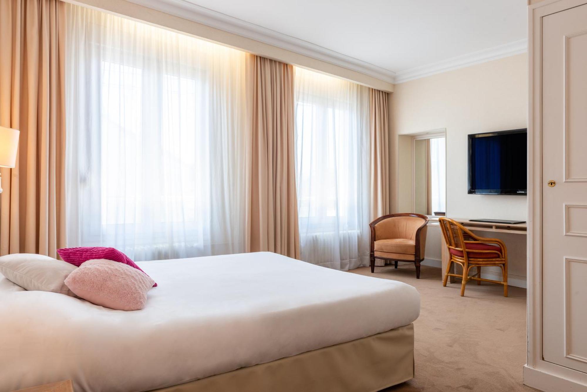 The Originals City, Hotel Chantecler, לה מאנש מראה חיצוני תמונה