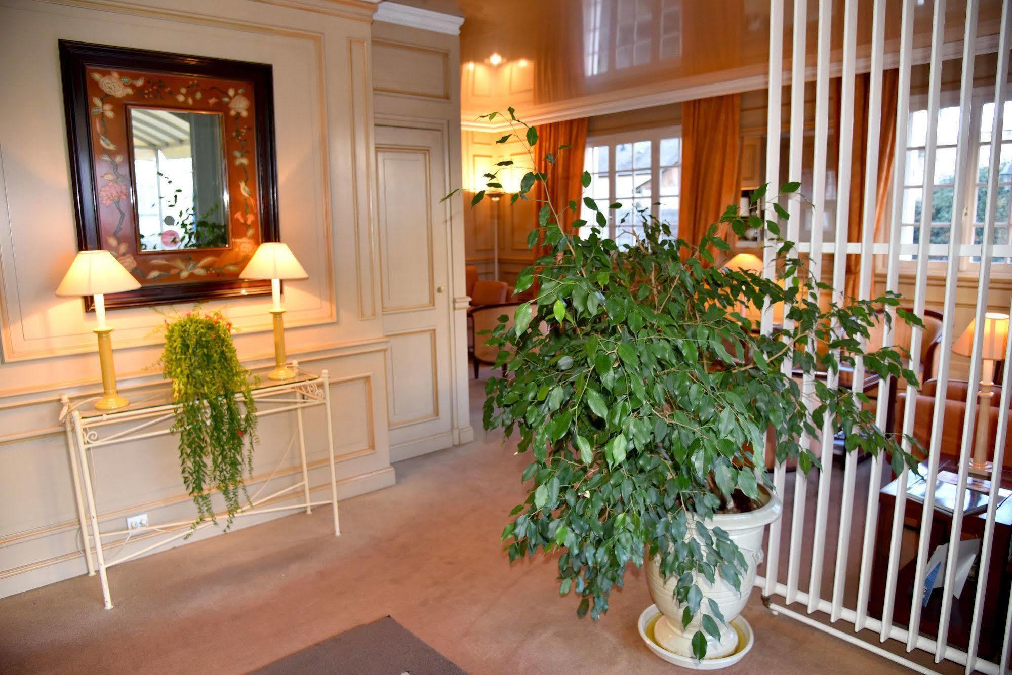 The Originals City, Hotel Chantecler, לה מאנש מראה חיצוני תמונה